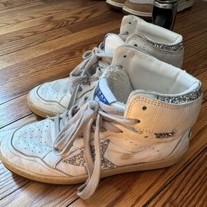 White High-Top Sneakers with Glitter Star Accent
